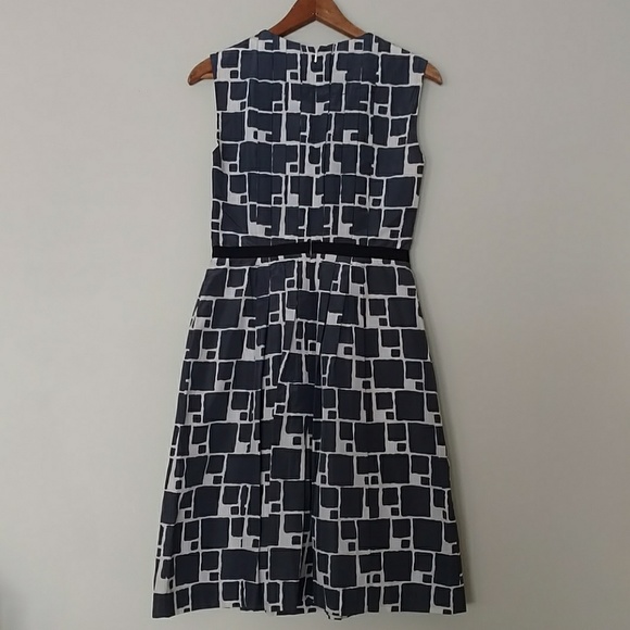 Smart Banana Republic Sleeveless Silk Blend Dress - Picture 3 of 3